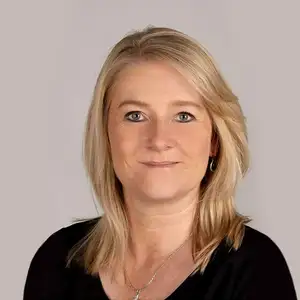 Interview with author and mental coach Melanie Holzner